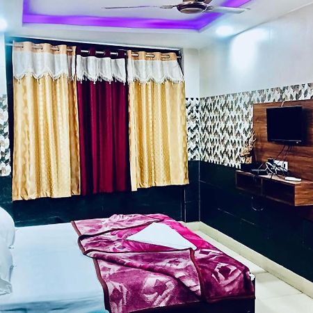 Hotel Vishal Palace Unnao ภายนอก รูปภาพ